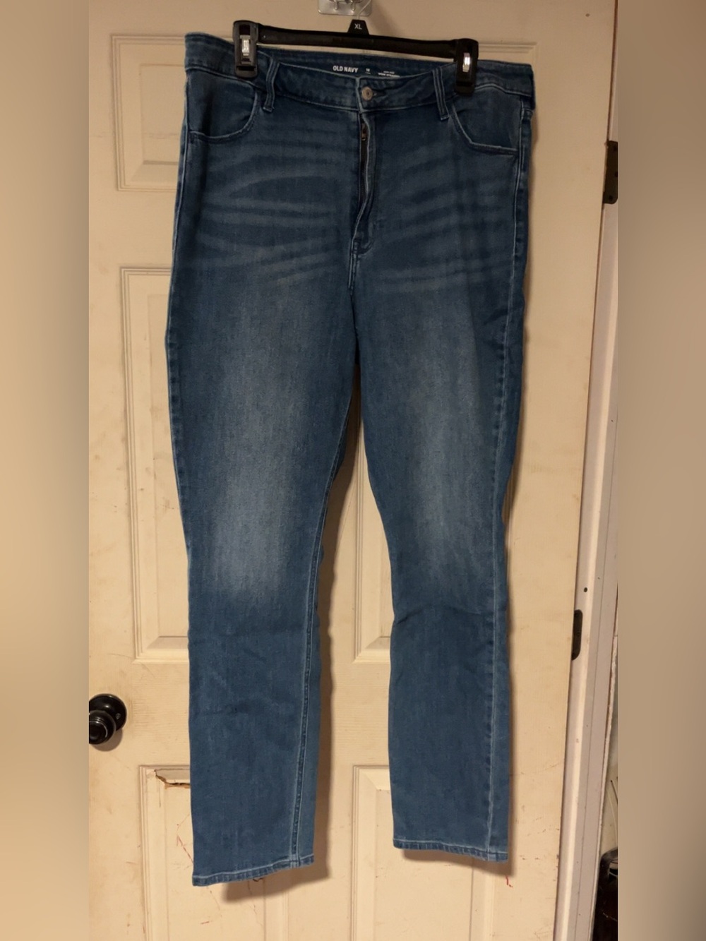Old Navy Women's High-Rise WOW STRAIGHT, Size 16 TALL, in Medium Blue Wash